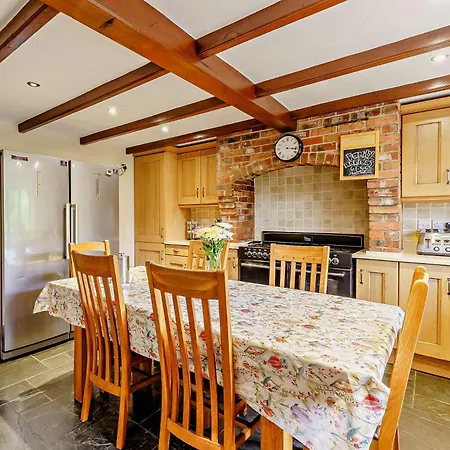 5 Bed In Ennerdale Sz529 Holiday home